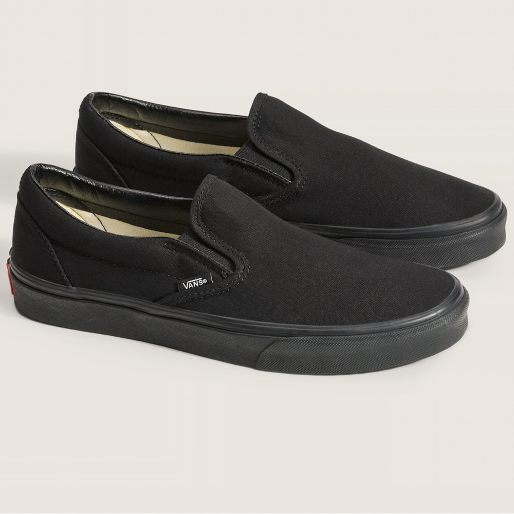 Vans WMNS Classic Black Slip-On Sneakers
Black/Black
VN000EYEBKA - Picture 2 of 16